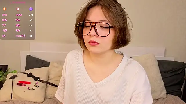 Snapshot of Next2Marie chatting on March 15, 5:02 am Next2Marie online show from March 15, 5:02 am