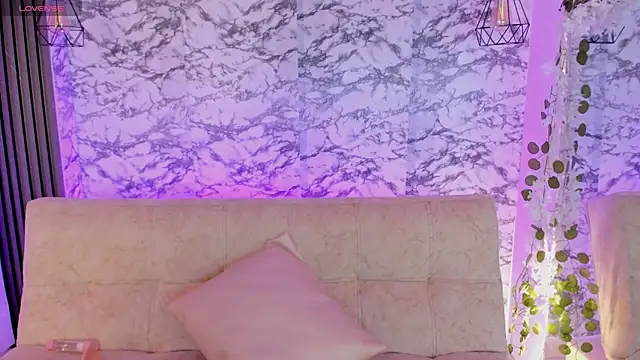 Snapshot of soffi_joness23 chatting on February 25, 7:34 pm soffi joness23 online show from February 25, 7:34 pm