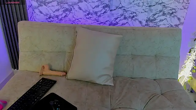 Snapshot of soffi_joness23 chatting on February 28, 7:15 pm soffi joness23 online show from February 28, 7:15 pm