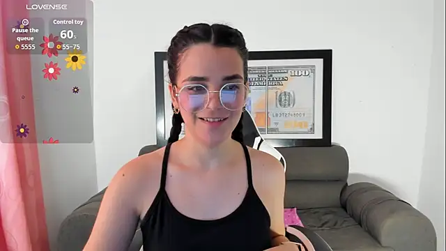 LucianaMoreau online show from March 19, 9:41 pm