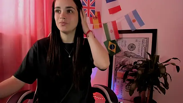 LucianaMoreau online show from June 23, 2:37 pm
