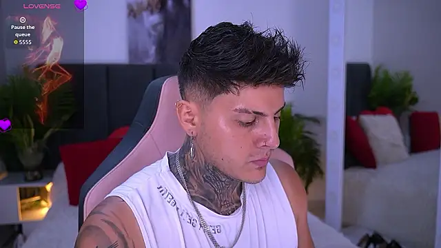 Snapshot of goldenatlasX chatting on March 16, 6:56 pm goldenatlasX online show from March 16, 6:56 pm