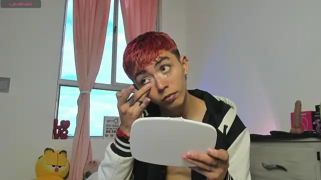 Snapshot of Maiky_Cooper01 chatting on February 18, 6:15 pm Maiky Cooper01 online show from February 18, 6:15 pm