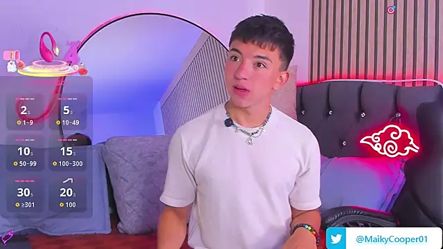 Snapshot of Maiky_Cooper01 chatting on June 3, 4:04 am Maiky Cooper01 online show from June 3, 4:04 am
