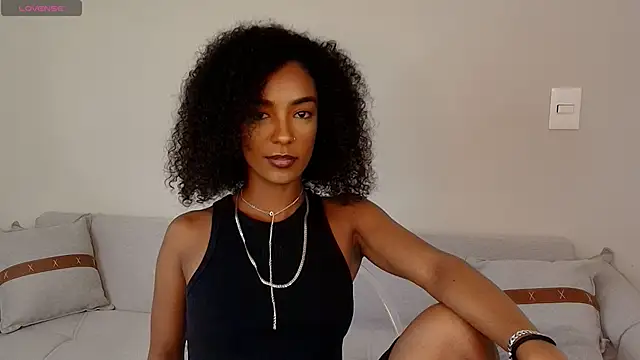 Lisa Sutton online show from February 3, 7:41 pm