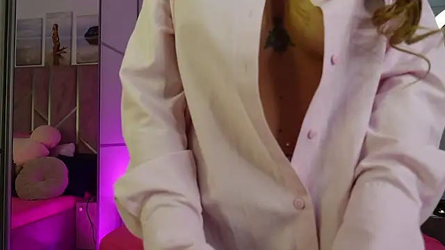 Snapshot of rianaaross chatting on March 7, 6:54 am rianaaross online show from March 7, 6:54 am