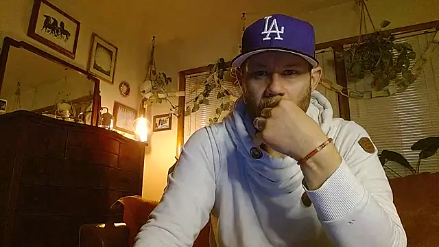 Snapshot of marcus_graves_13 chatting on January 13, 2:17 am marcus graves 13 online show from January 13, 2:17 am