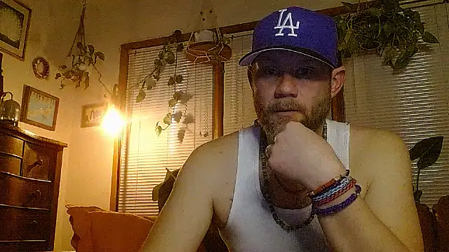 Snapshot of marcus_graves_13 chatting on February 5, 2:05 am marcus graves 13 online show from February 5, 2:05 am