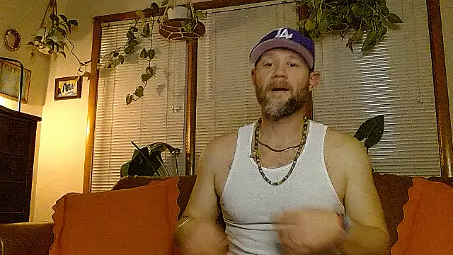 Snapshot of marcus_graves_13 chatting on February 10, 1:43 am marcus graves 13 online show from February 10, 1:43 am