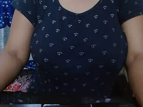 Hot-pinki online show from February 9, 11:03 am