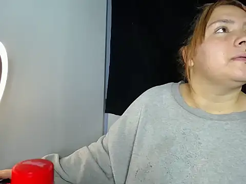 EmmieRae- online show from February 2, 11:09 am