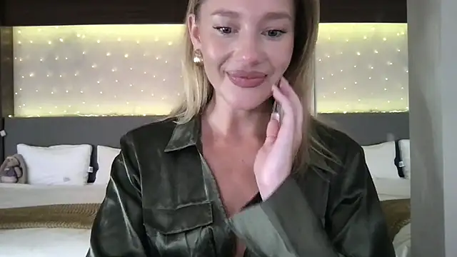 Snapshot of Stella_muse chatting on March 31, 3:30 am Stella muse online show from March 31, 3:30 am