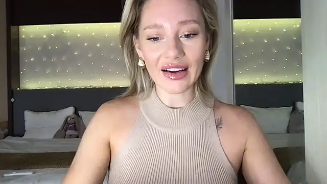 Snapshot of Stella_muse chatting on May 28, 3:37 am Stella muse online show from May 28, 3:37 am