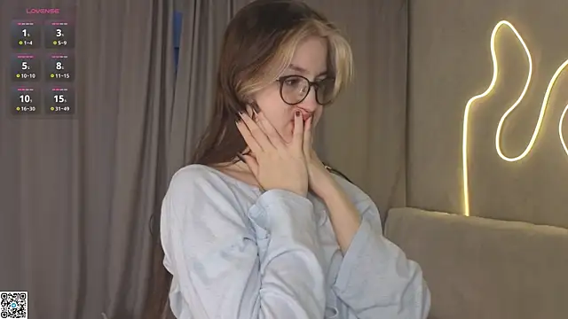 NicolaHulse online show from February 8, 4:16 am