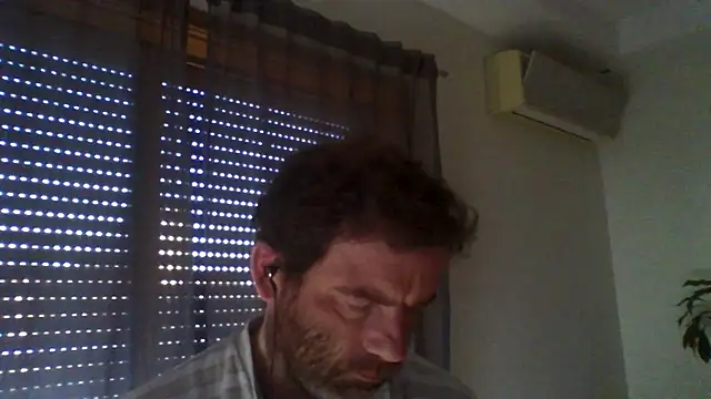 Snapshot of _grj1 chatting on April 3, 6:55 am grj1 online show from April 3, 6:55 am
