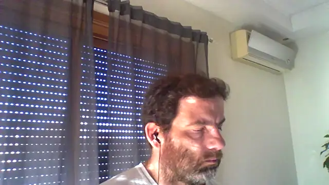 Snapshot of _grj1 chatting on April 8, 8:03 am grj1 online show from April 8, 8:03 am
