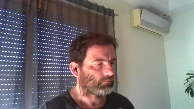 Snapshot of _grj1 chatting on April 10, 8:08 am grj1 online show from April 10, 8:08 am