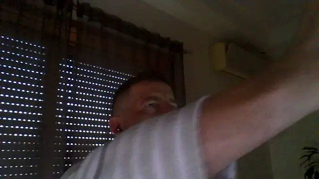 Snapshot of _grj1 chatting on April 19, 6:13 am grj1 online show from April 19, 6:13 am