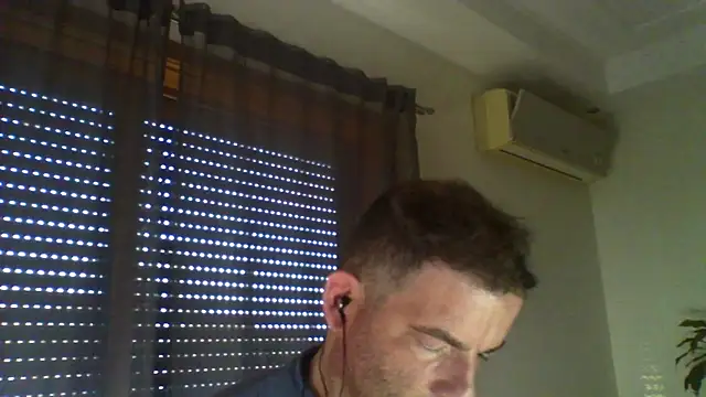 Snapshot of _grj1 chatting on April 26, 6:33 am grj1 online show from April 26, 6:33 am