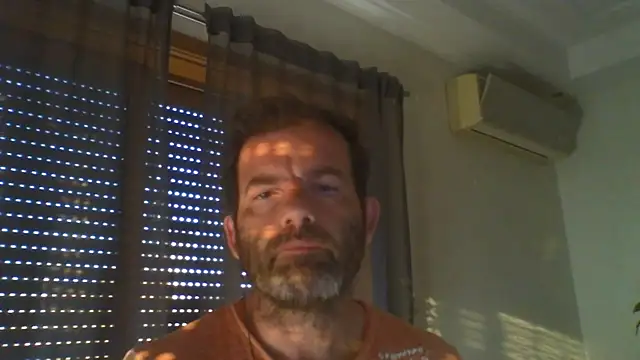 Snapshot of _grj1 chatting on July 4, 6:19 am grj1 online show from July 4, 6:19 am
