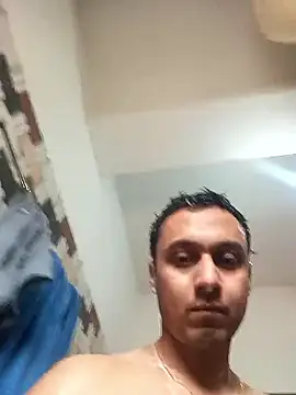 Snapshot of Uzieham22 chatting on March 6, 7:16 am Uzieham22 online show from March 6, 7:16 am