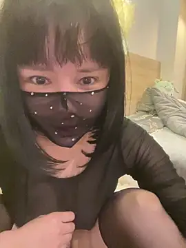 Snapshot of Mia-zhan chatting on February 2, 12:20 am Mia-zhan online show from February 2, 12:20 am