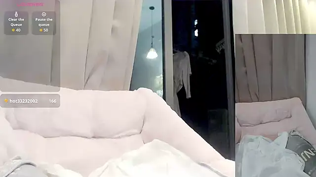 Snapshot of Mia-zhan chatting on February 7, 2:43 pm Mia-zhan online show from February 7, 2:43 pm