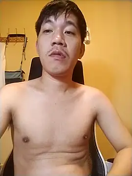 Snapshot of asian_guy67 chatting on April 9, 9:53 pm asian guy67 online show from April 9, 9:53 pm