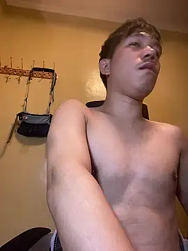 Snapshot of asian_guy67 chatting on April 13, 9:31 pm asian guy67 online show from April 13, 9:31 pm