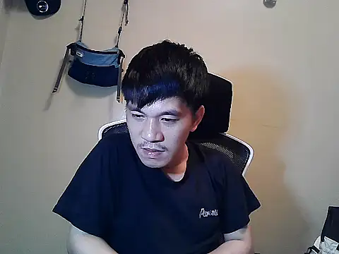 Snapshot of asian_guy67 chatting on April 14, 2:23 pm asian guy67 online show from April 14, 2:23 pm