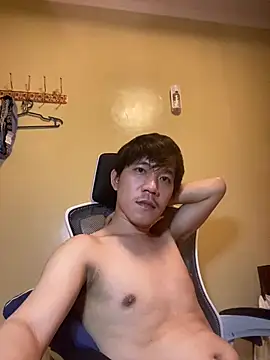 Snapshot of asian_guy67 chatting on May 25, 1:28 pm asian guy67 online show from May 25, 1:28 pm