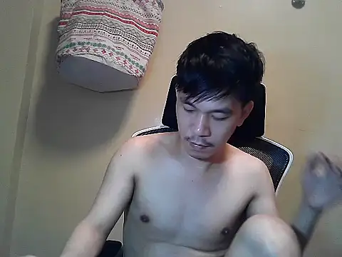 Snapshot of asian_guy67 chatting on June 16, 4:53 pm asian guy67 online show from June 16, 4:53 pm