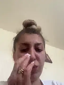 Snapshot of dalia0710 chatting on April 16, 11:33 am dalia0710 online show from April 16, 11:33 am