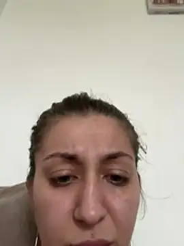 Snapshot of dalia0710 chatting on April 21, 12:33 pm dalia0710 online show from April 21, 12:33 pm