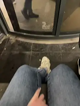 Snapshot of AlyssaFoxx_ chatting on February 20, 7:14 pm AlyssaFoxx online show from February 20, 7:14 pm