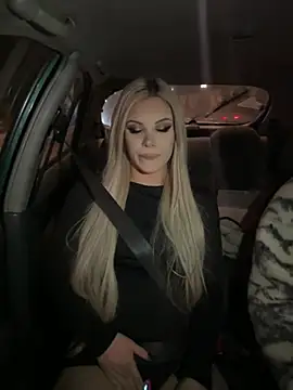 Snapshot of AlyssaFoxx_ chatting on March 11, 6:14 pm AlyssaFoxx online show from March 11, 6:14 pm