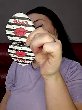 9Alice online show from February 3, 5:40 pm