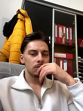 adixxxta online show from January 15, 9:03 am