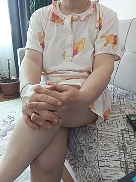 Snapshot of burcu_ben chatting on June 11, 7:28 am burcu ben online show from June 11, 7:28 am