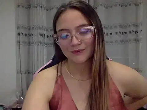 LOLA R  online show from February 14, 12:18 am