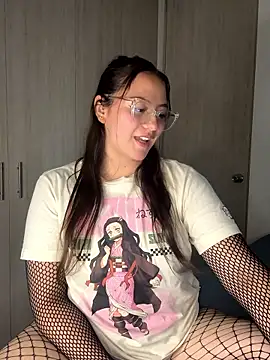 Snapshot of LOLA_R_ chatting on May 22, 3:24 am LOLA R online show from May 22, 3:24 am