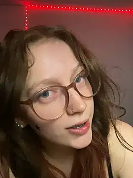 Snapshot of YoungLisaa18 chatting on March 9, 8:13 pm YoungLisaa18 online show from March 9, 8:13 pm