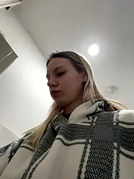 Snapshot of cherry25 chatting on January 18, 6:50 am cherry25 online show from January 18, 6:50 am