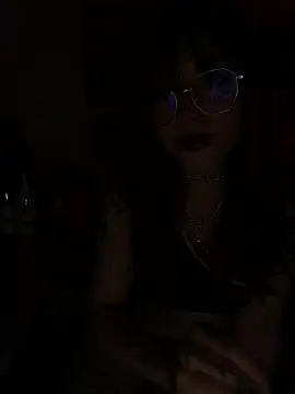 Snapshot of neo_vampy chatting on April 18, 7:45 am neo vampy online show from April 18, 7:45 am