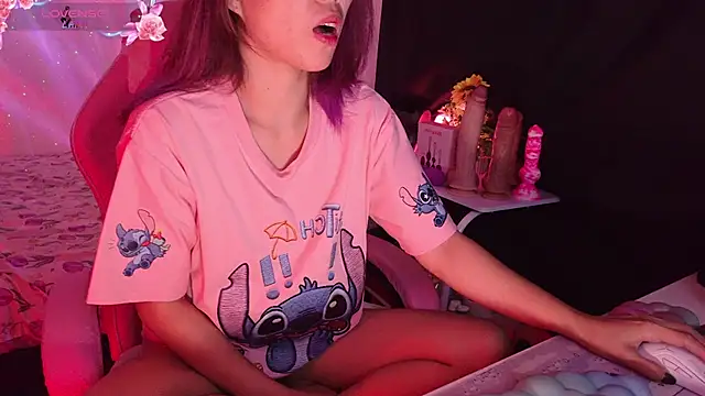 25sweetlilbunny online show from July 22, 5:49 pm