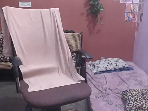 Snapshot of Joyti010 chatting on July 6, 7:05 pm Joyti010 online show from July 6, 7:05 pm