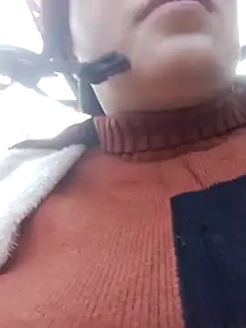 Snapshot of LingLing002 chatting on January 13, 1:00 am LingLing002 online show from January 13, 1:00 am