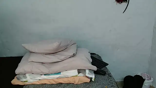Snapshot of MelowD_2 chatting on June 3, 2:33 pm MelowD 2 online show from June 3, 2:33 pm
