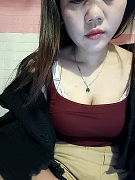 Snapshot of Ngocmai_lazdy chatting on February 13, 4:14 pm Ngocmai lazdy online show from February 13, 4:14 pm