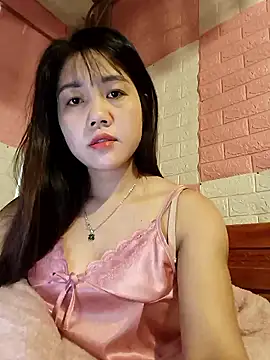 Snapshot of Ngocmai_lazdy chatting on March 6, 12:18 am Ngocmai lazdy online show from March 6, 12:18 am